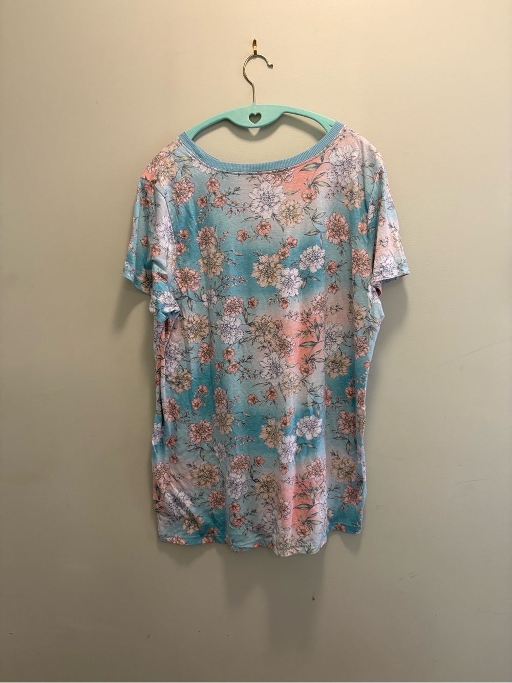 Torrid Floral Scoop Neck Women’s Top EXTRA Soft, Loose Fit **$1 when bundled!!**